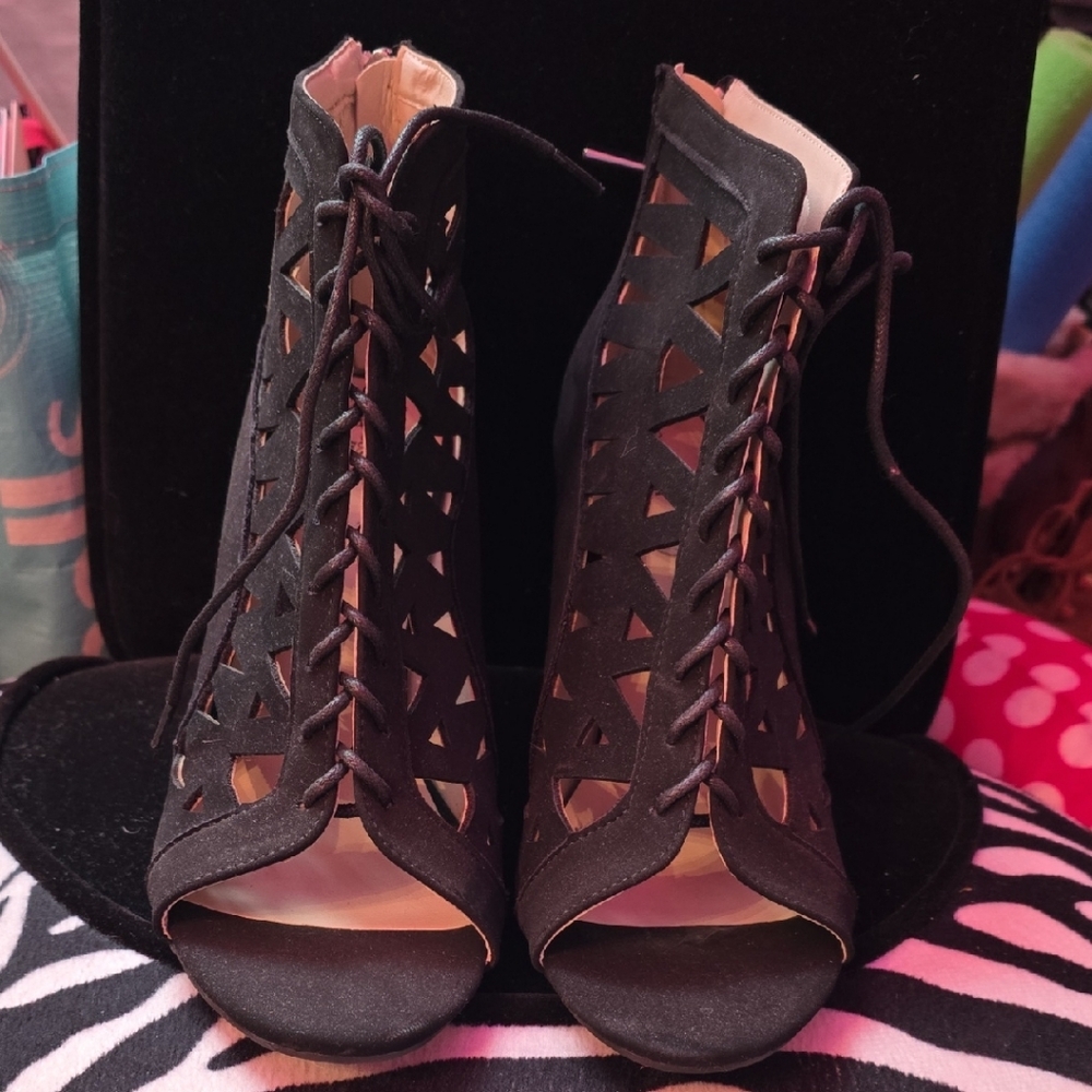 Cushion Walk Avon Black Cutout Lace-Up Heels